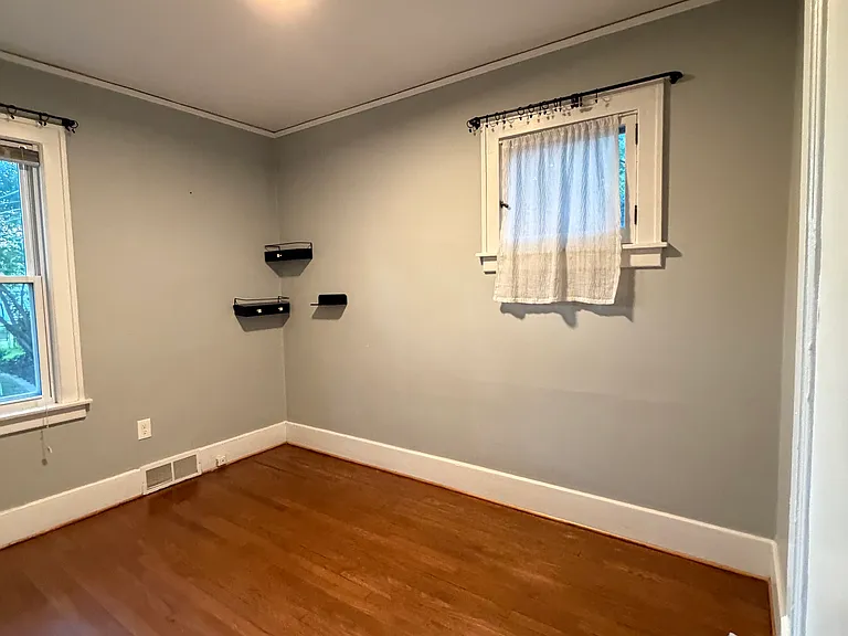 393 Wordsworth St #1 — Photo 16