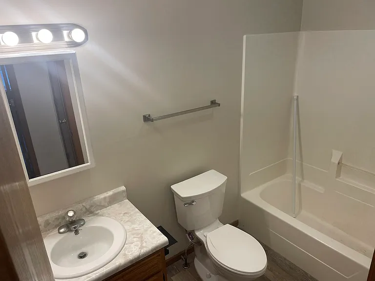 2124 Banstead Ct — Photo 2