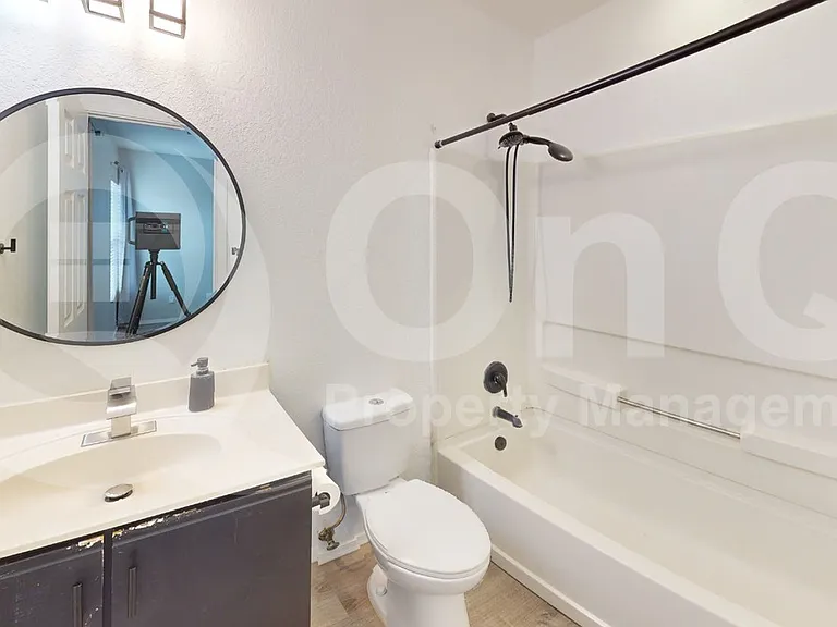 2735 E Liverpool Dr — Photo 15