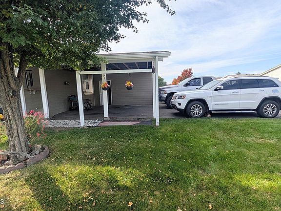 3rd image of 2042 W Pellinore Way