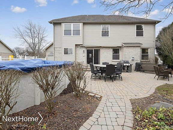3rd image of 27078 Brookview Ct