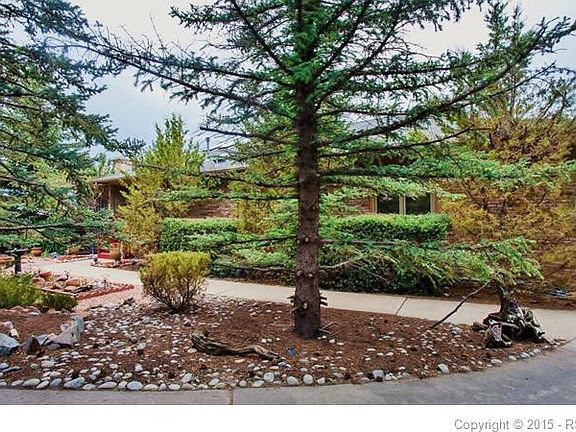 Incredible views of Pikes Peak and the USAFA from the large back deck. Large .41
