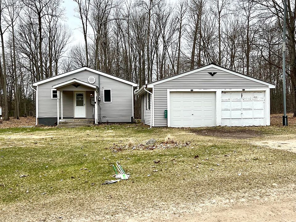 4611 Pawnee Trl, Six Lakes, MI 48886 Zillow
