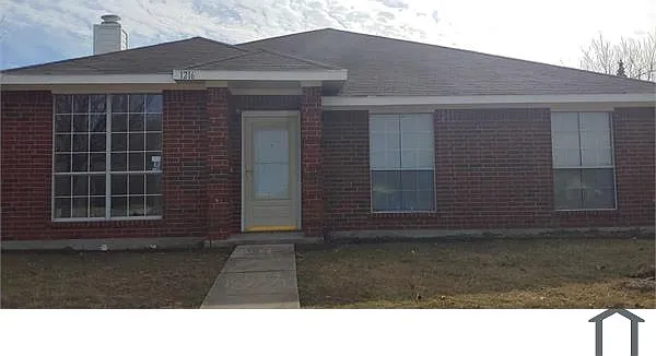 1216 Weaver St — Photo 1