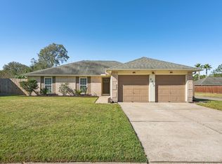 5202 Appleblossom Ln, Friendswood, TX 77546