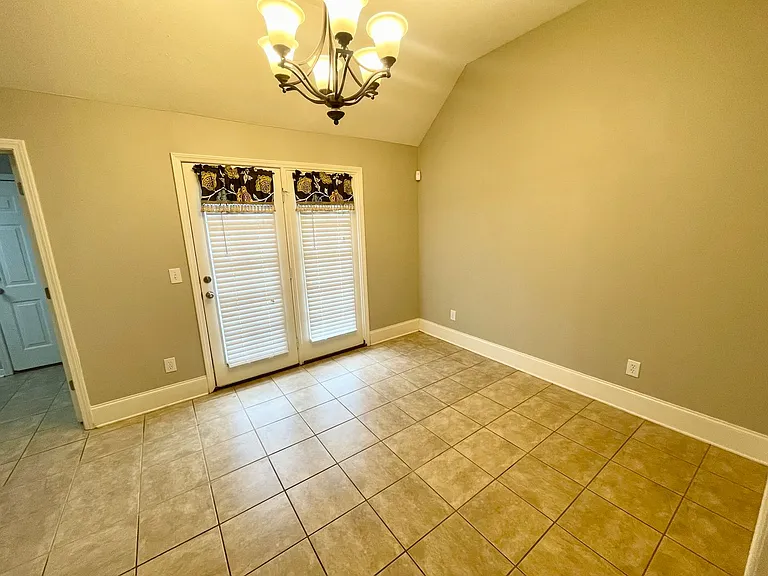 117 Kenzie Dr — Photo 14