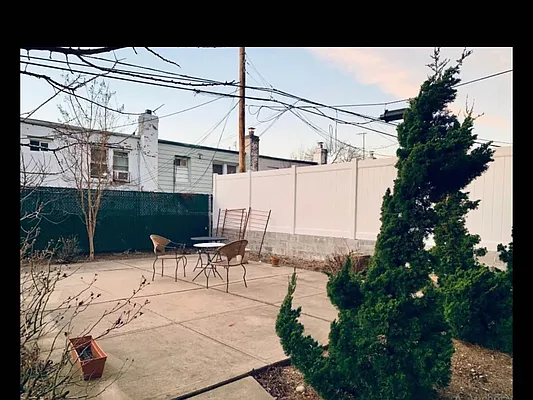 Rented by J L Royal Oak Realty Inc | media 14