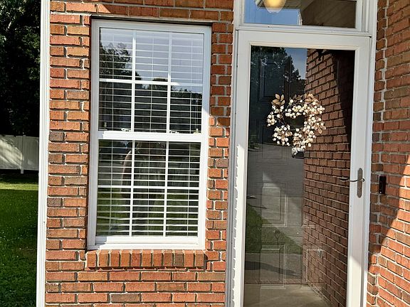3rd image of 1038 Grey Oaks Ln
