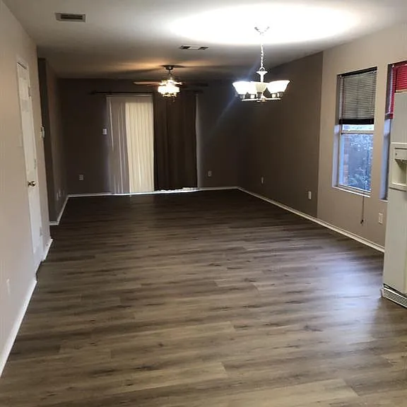 211 Woodley Rd — Photo 3