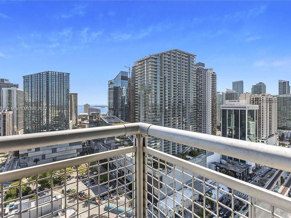 1st image of 690 SW 1st Ct Penthouse Ii-06