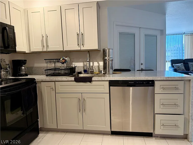 3930 University Center Dr #208 — Photo 6