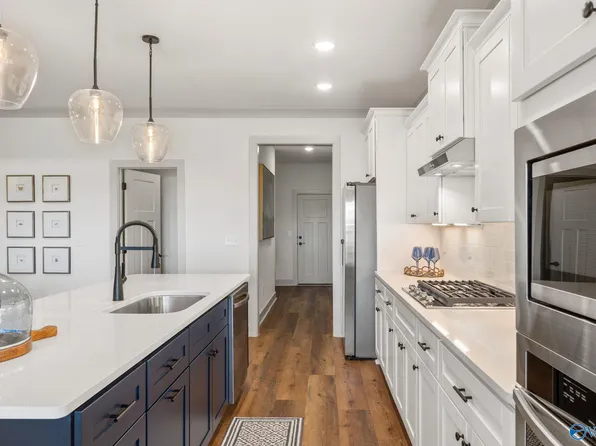 1065 Maplehurst St, Decatur, AL 35603