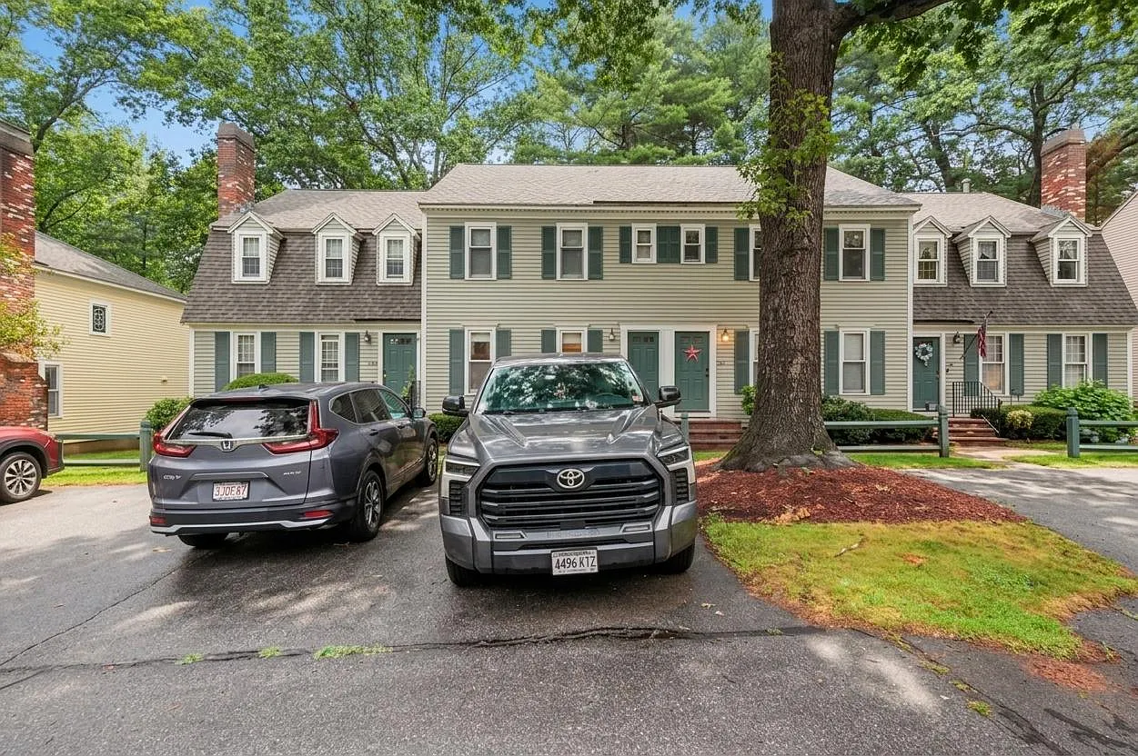 2 bed, 1.5 bath, 1240 sqft, $3,400 — Photo 1