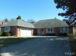 236 W Vail Ct, Peoria, IL 61614