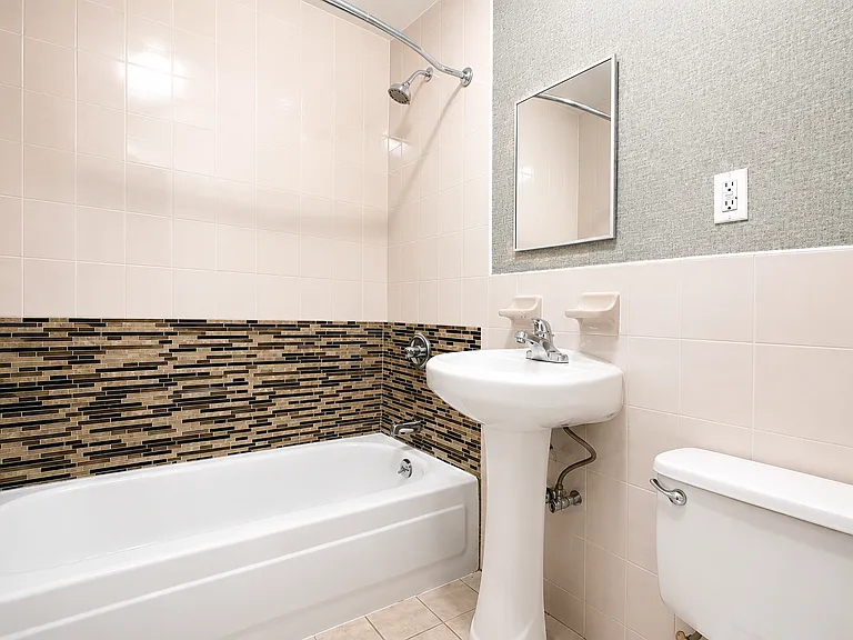 47 Cooper St #4B — Photo 8