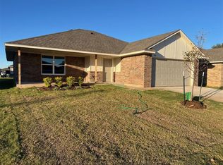 908 Hazy Brook Cir, Chickasha, OK 73018