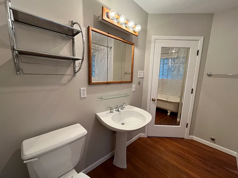 Other view of bathroom