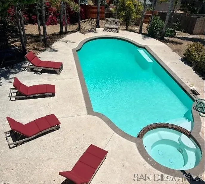 4 bed, 2.0 bath, 1806 sqft, $5,200 — Photo 1
