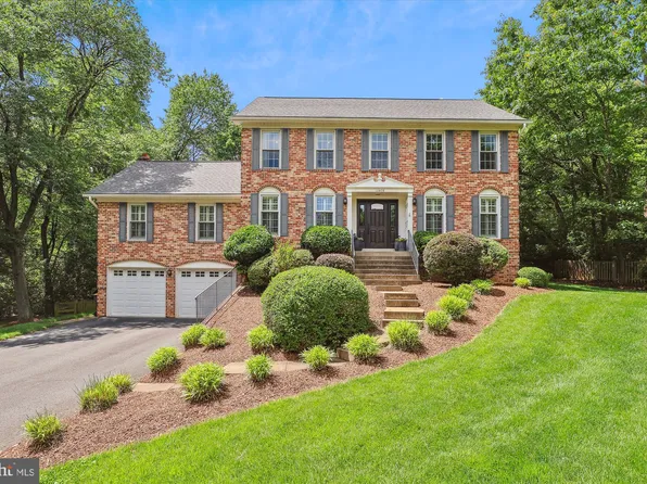 11476 Bronzedale Dr, Oakton, VA 22124