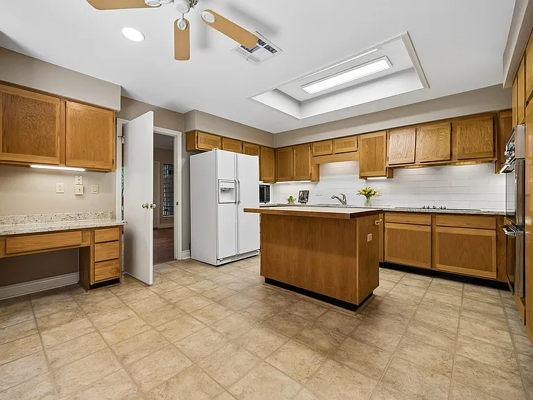 250 Sugarberry Cir #250 — Photo 7