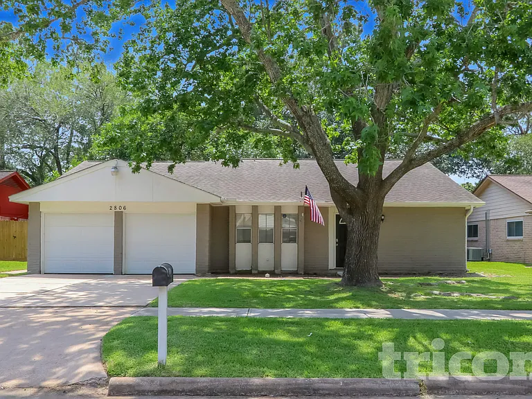 2806 W Birchdale Dr — Photo 1