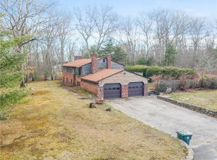 15 Perry Hill Rd, Coventry, RI 02816