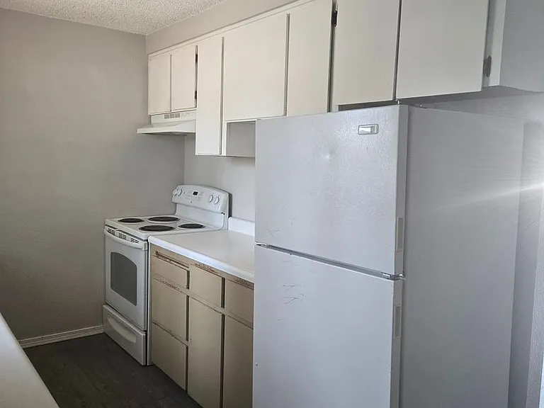 901 & 903 E Timber Lane — Photo 5
