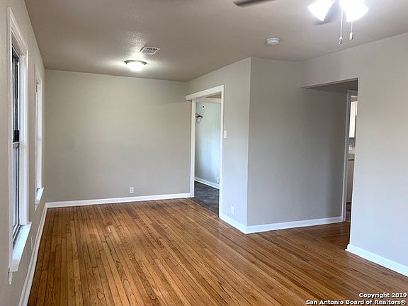 5th image of 647 Marquette Dr