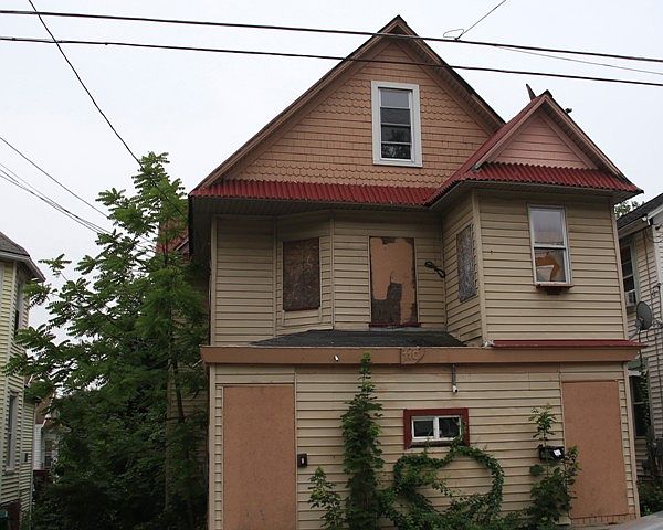 1st image of 110 Linden Ave