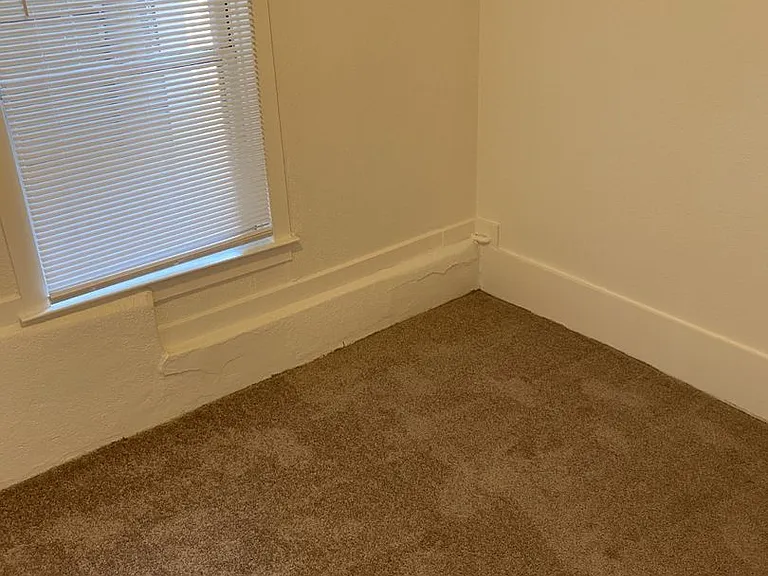 1 BR, 1 Bath, 690 sq. ft. Victorian Unit - Close to Ferry Terminal — Photo 9