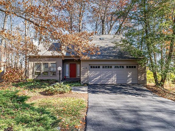 2nd image of 100 Dogwood Dr