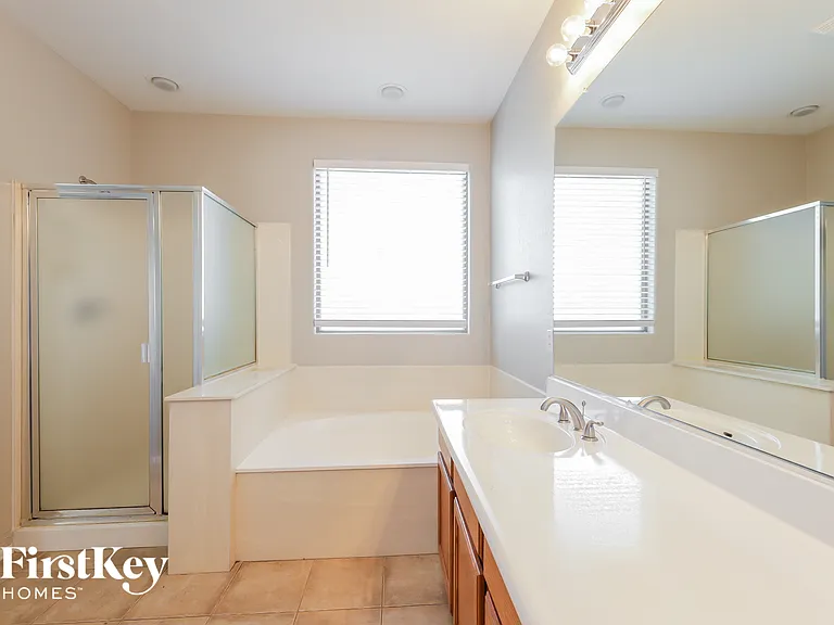 7157 W Kings Ave — Photo 10