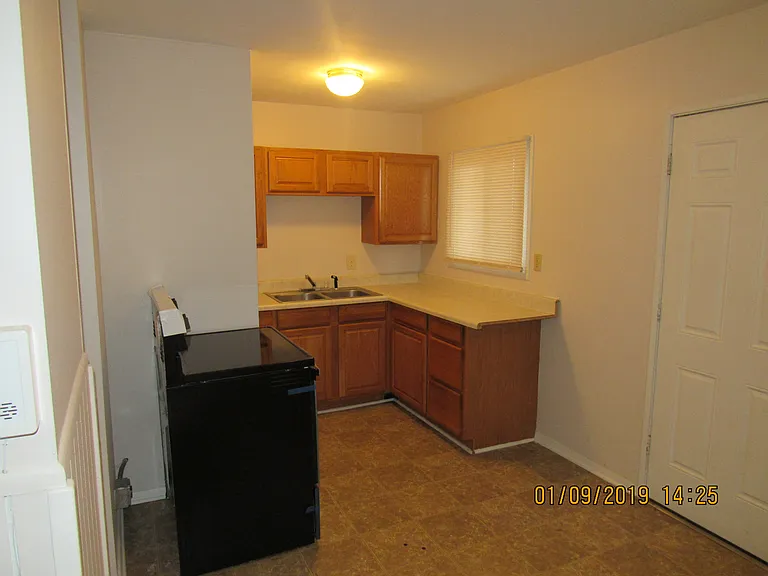 3060 Midvale Dr — Photo 7