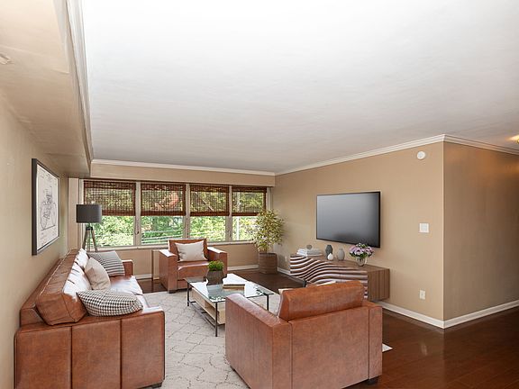 3rd image of 3965 N Meridian St APT 3A