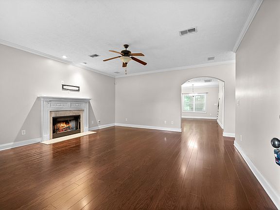 5th image of 919 Cherry Blossom Ln