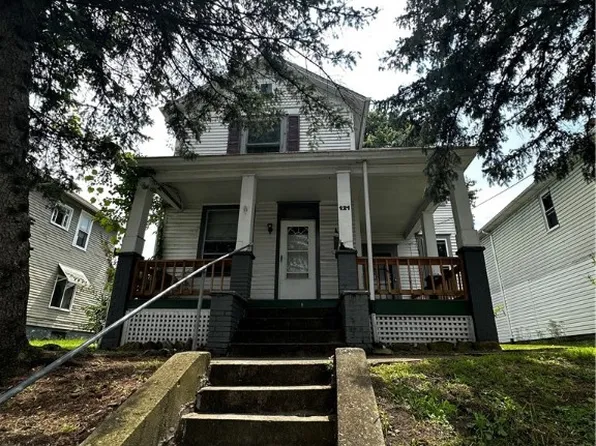 121 W Chartes St, New Castle, PA 16102