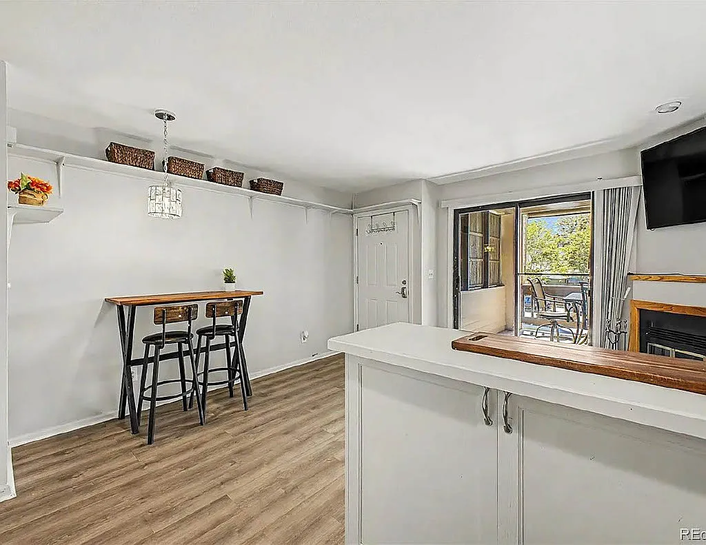 1 bed, 450 sqft, $1,995 — Photo 3