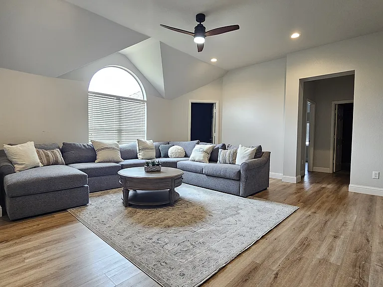 1201 Bradford Trace Dr — Photo 6