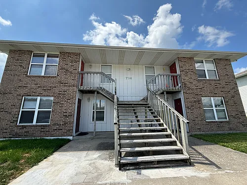 2 bed, 1.0 bath, $725 Photo 1