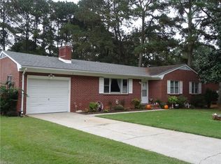 913 Magruder Rd, Smithfield, VA 23430