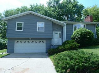 1105 Denbigh Dr, Iowa City, IA 52246