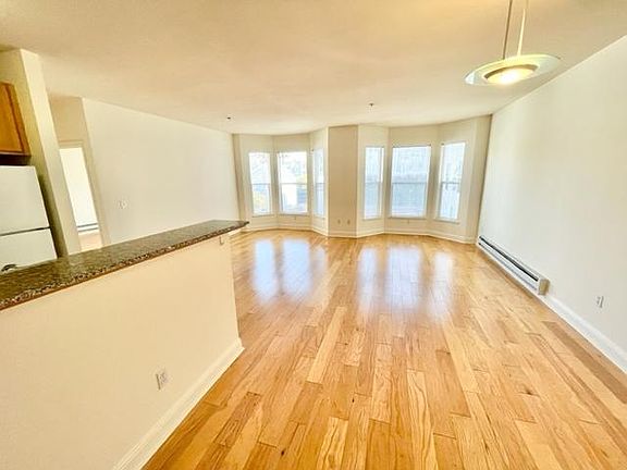 2nd image of 118 Wood St APT 204