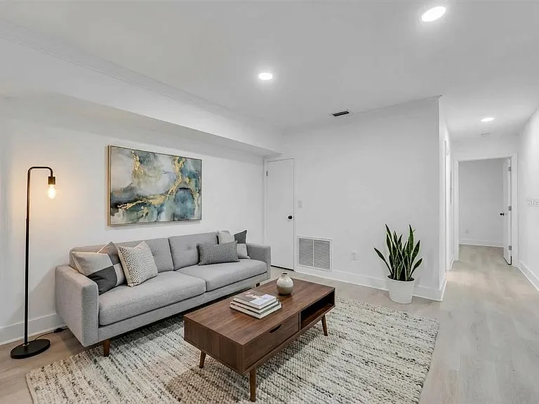 727 Kensington Lake Cir — Photo 17