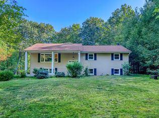 4 Briarcliff Dr, Shokan, NY 12481