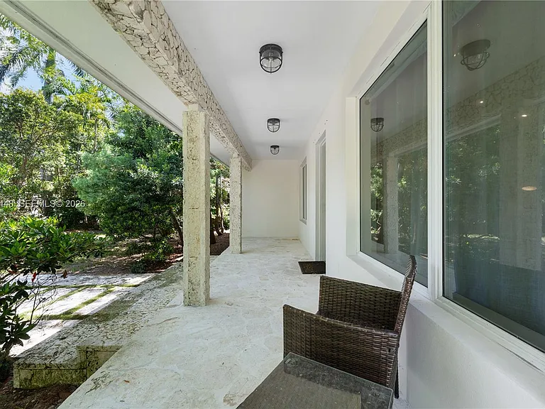 520 Bay Point Rd — Photo 38