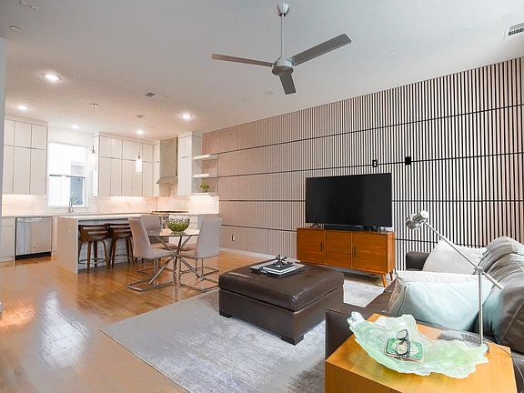 5th image of 1510 N Washington Ave #102