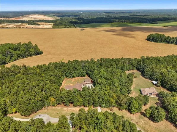 106 Big Buck Ct, Jackson, GA 30233