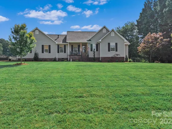 166 Rumple Hill Dr, Statesville, NC 28677