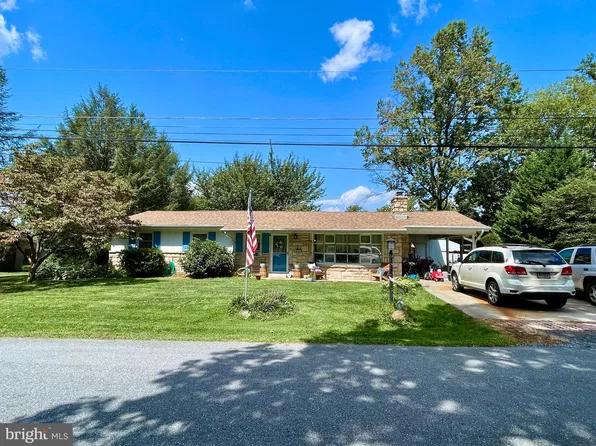 7562 Red Pine Rd, Harrisburg, PA 17112