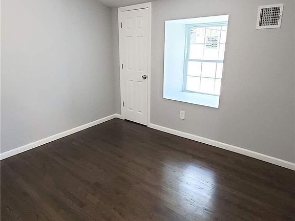 2nd image of 17 Songsparrow Ln